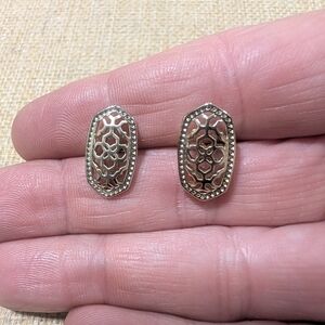 Kendra Scott Ellie stud earrings with a gold-plated metal and filigree design